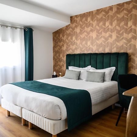 Pey La Tour - Logis Hotels & Restaurant Salleboeuf Exterior photo