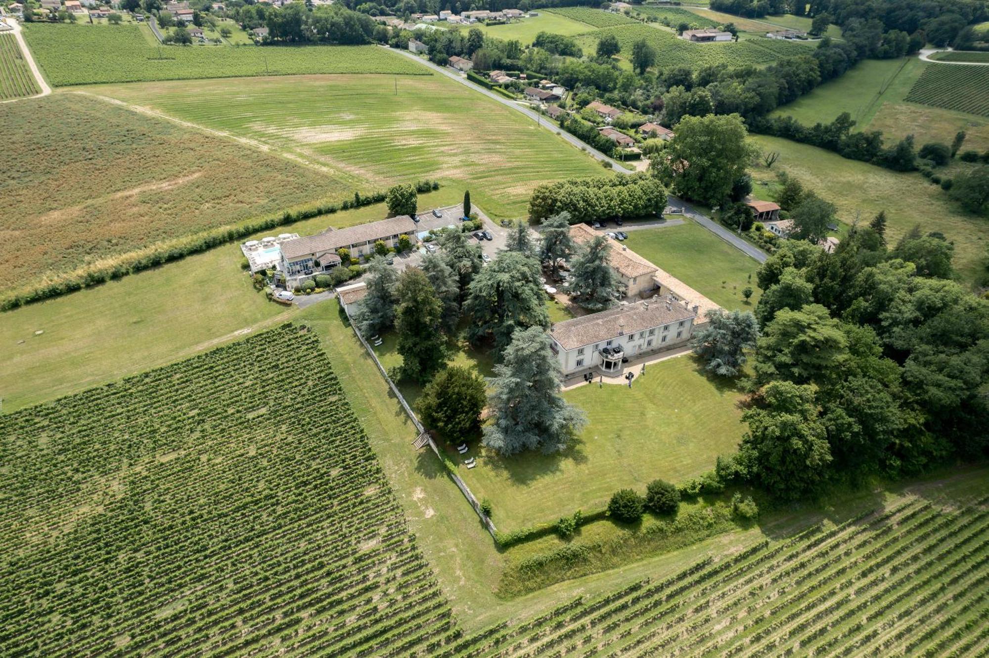 Pey La Tour - Logis Hotels & Restaurant Salleboeuf Exterior photo