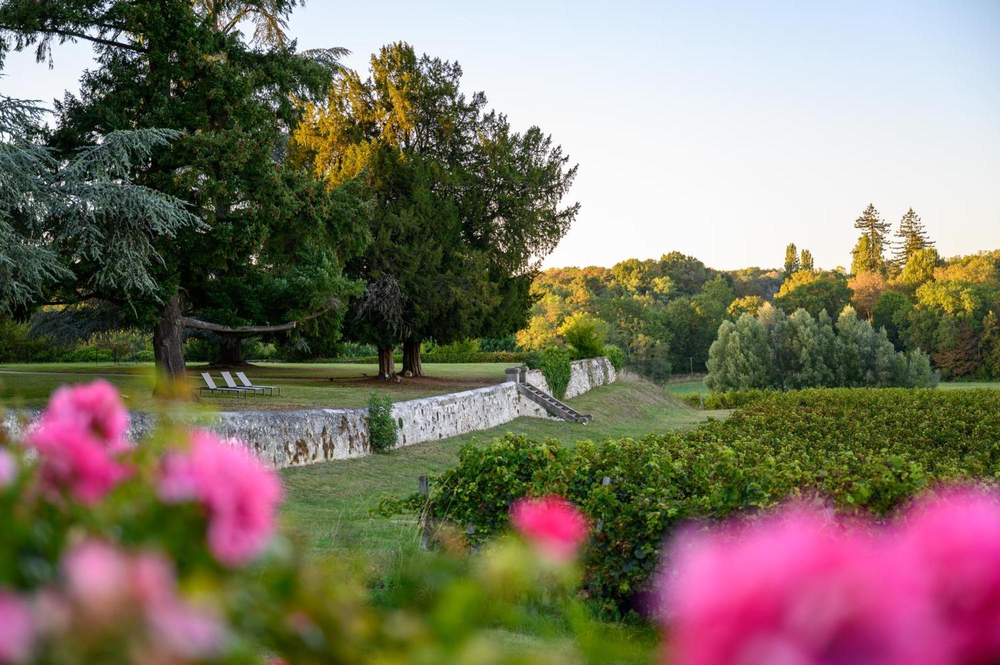 Pey La Tour - Logis Hotels & Restaurant Salleboeuf Exterior photo