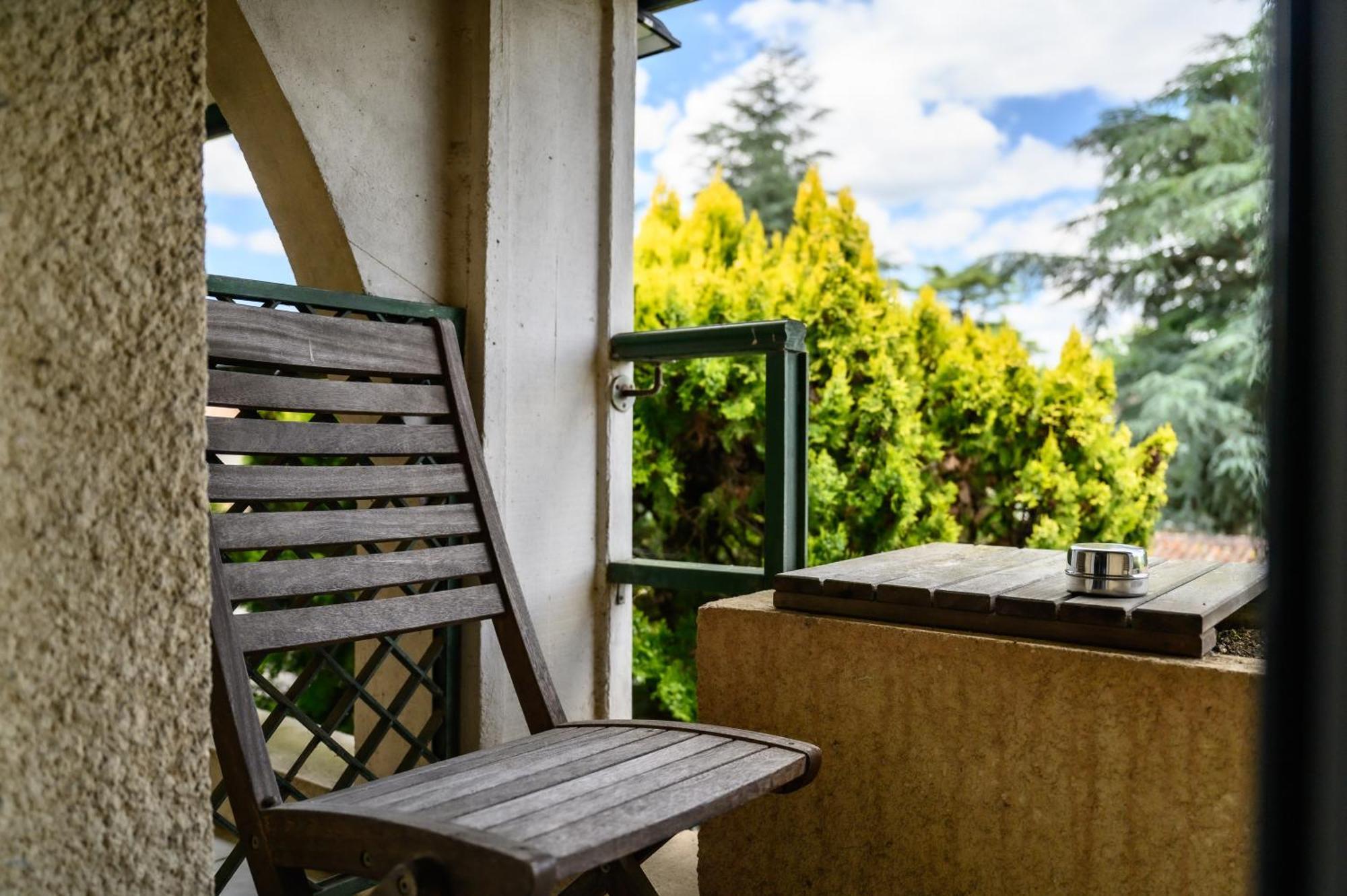 Pey La Tour - Logis Hotels & Restaurant Salleboeuf Exterior photo